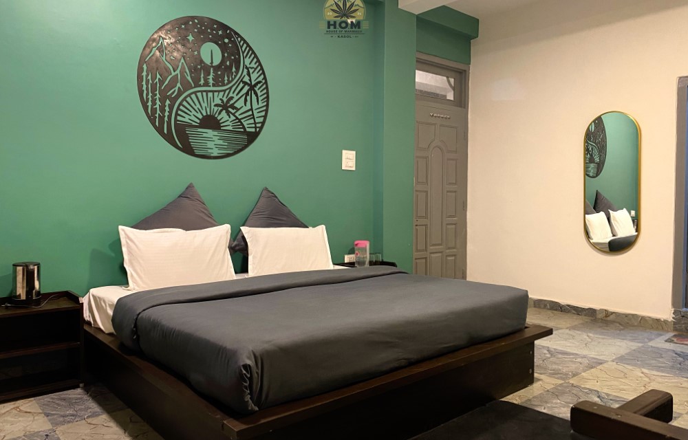 HOM House of ManMauji Riverside Kasol